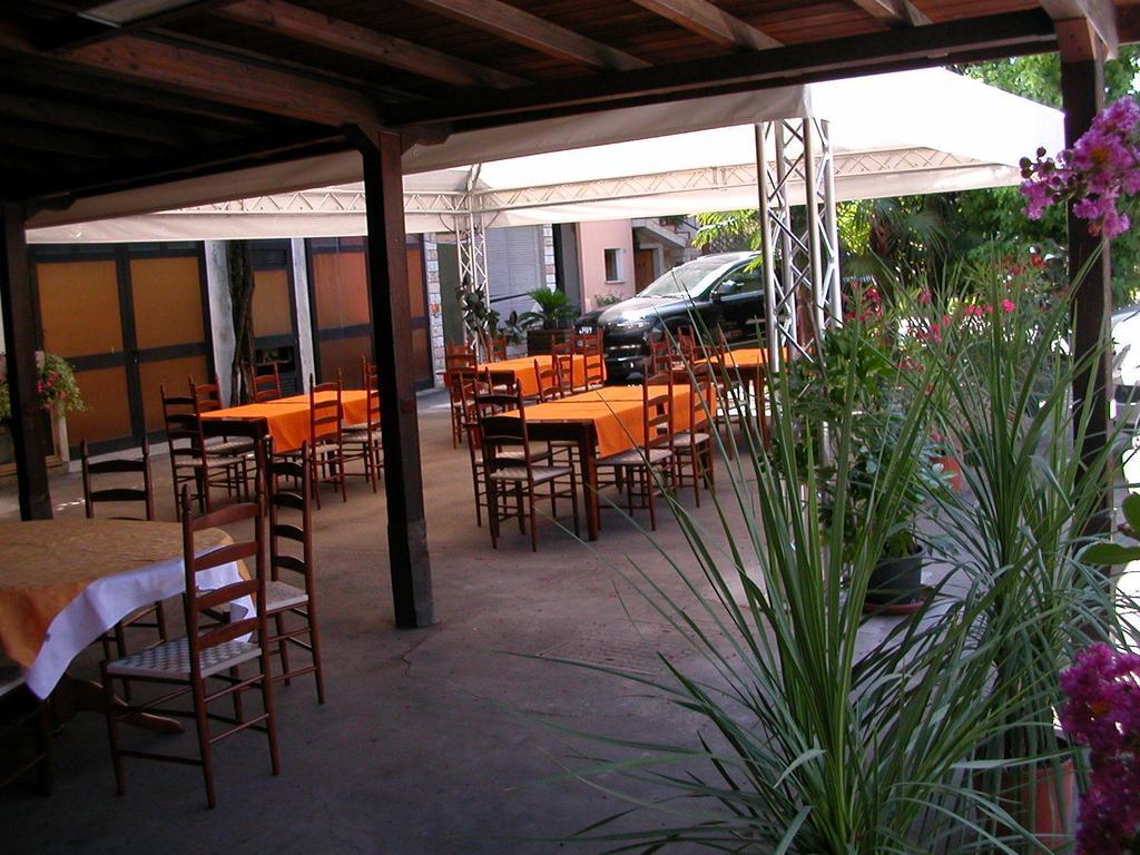 Albergo Ristorante Da Felice Loria Exterior photo