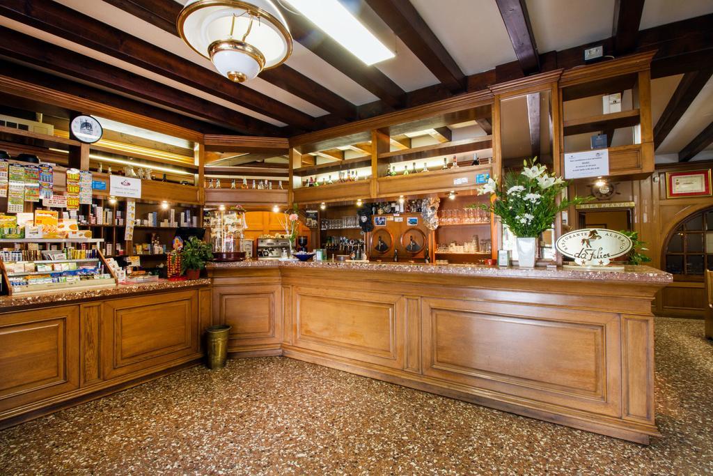 Albergo Ristorante Da Felice Loria Exterior photo