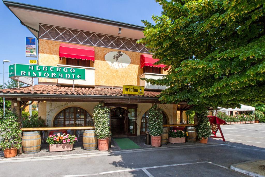 Albergo Ristorante Da Felice Loria Exterior photo